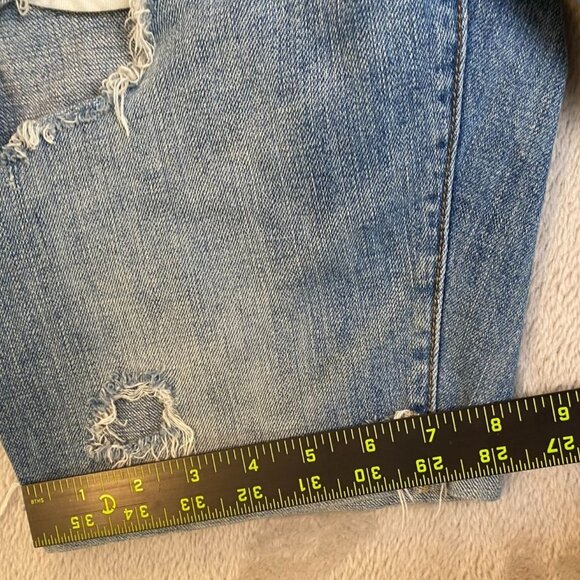 American Eagle Womans Shorts Size 28 Core Flex Distressed Denim Destroyed - Picture 5 of 13